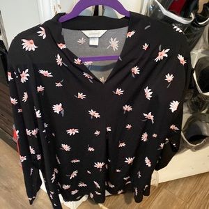 V-neck tunic with pink flowers. Christopher and Banks. Size 2x.